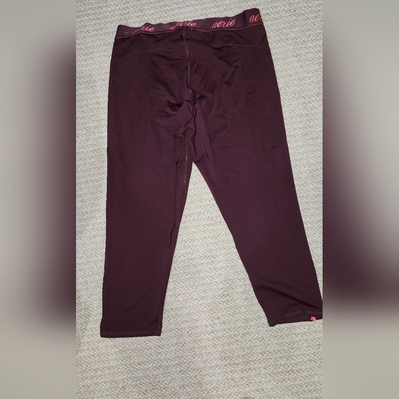 AERIE  ACTIVE TRAINING SUPPORT CAPRI LEGGINGS! 🌞 FINAL OFFER - Picture 2 of 3
